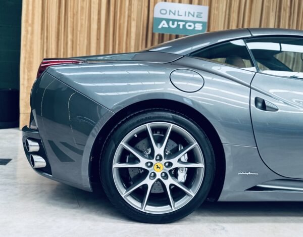 2011 FERRARI California 4.3 V8 4 plazas - Image 9