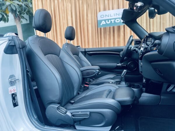 2021 MINI MINI John Cooper Works Cabrio - Imagen 12