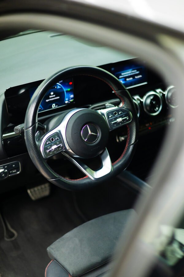 2023 MERCEDES-BENZ GLA GLA 250e - Imagen 16