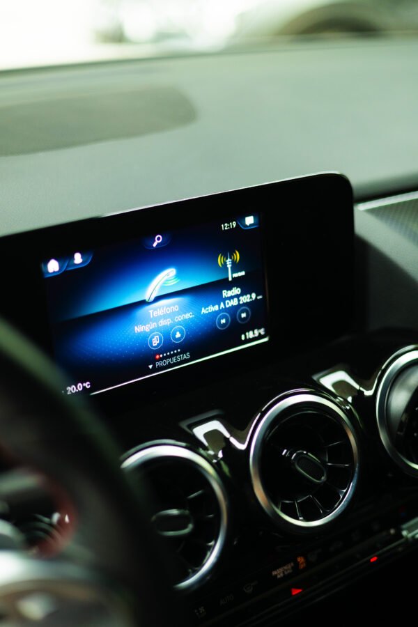 2023 MERCEDES-BENZ GLA GLA 250e - Imagen 14