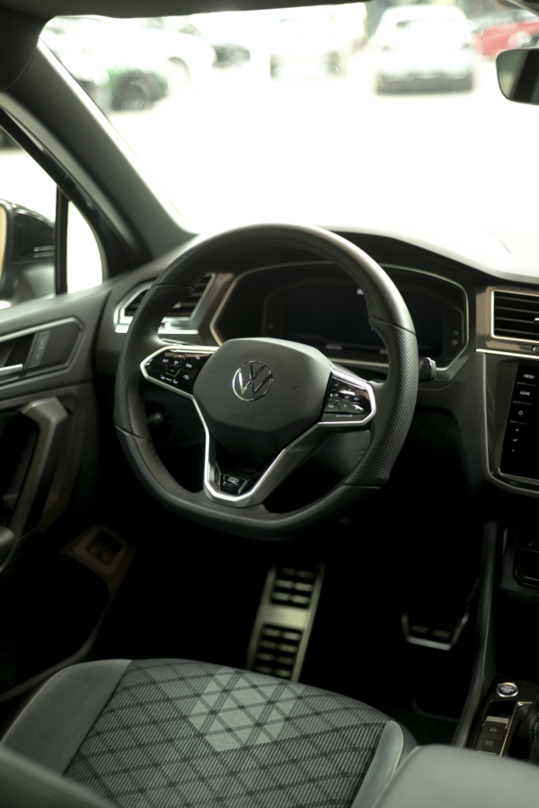 2023 VOLKSWAGEN Tiguan RLine 1.4 TSI eHybrid 180kW 245CV DSG - Image 15