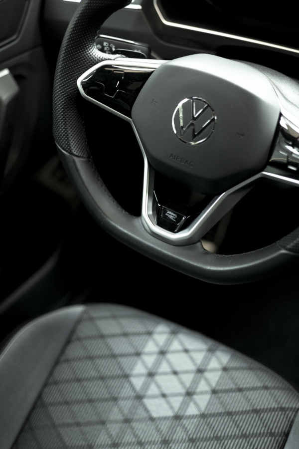 2023 VOLKSWAGEN Tiguan RLine 1.4 TSI eHybrid 180kW 245CV DSG - Image 18