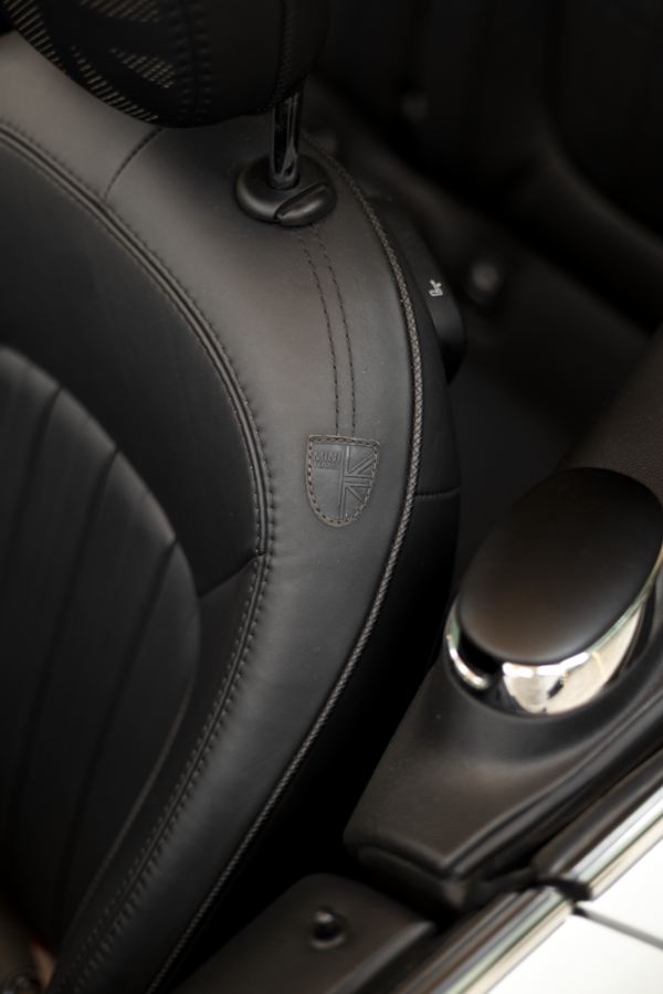 2021 MINI MINI John Cooper Works Cabrio - Imagen 18