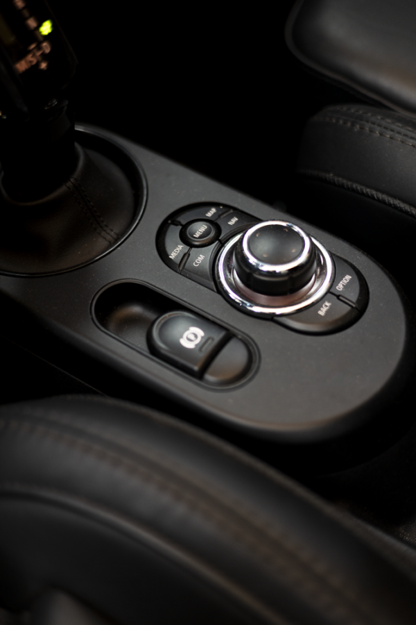 2021 MINI MINI John Cooper Works Cabrio - Imagen 21