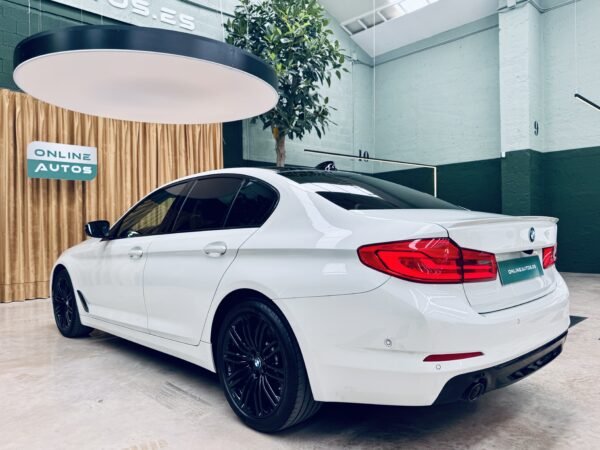 2021 BMW Serie 5 520IA - Imagen 4
