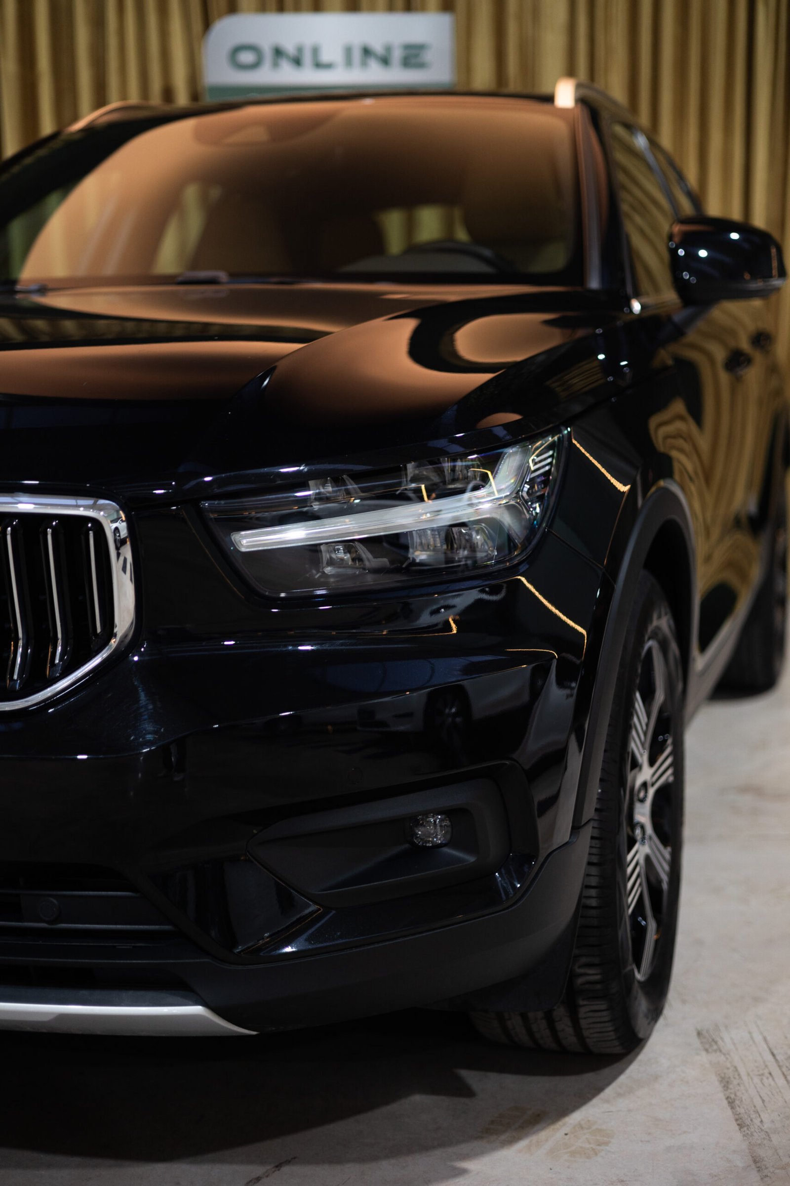 2021 VOLVO XC40 2.0 D3 Inscription Auto - Image 3