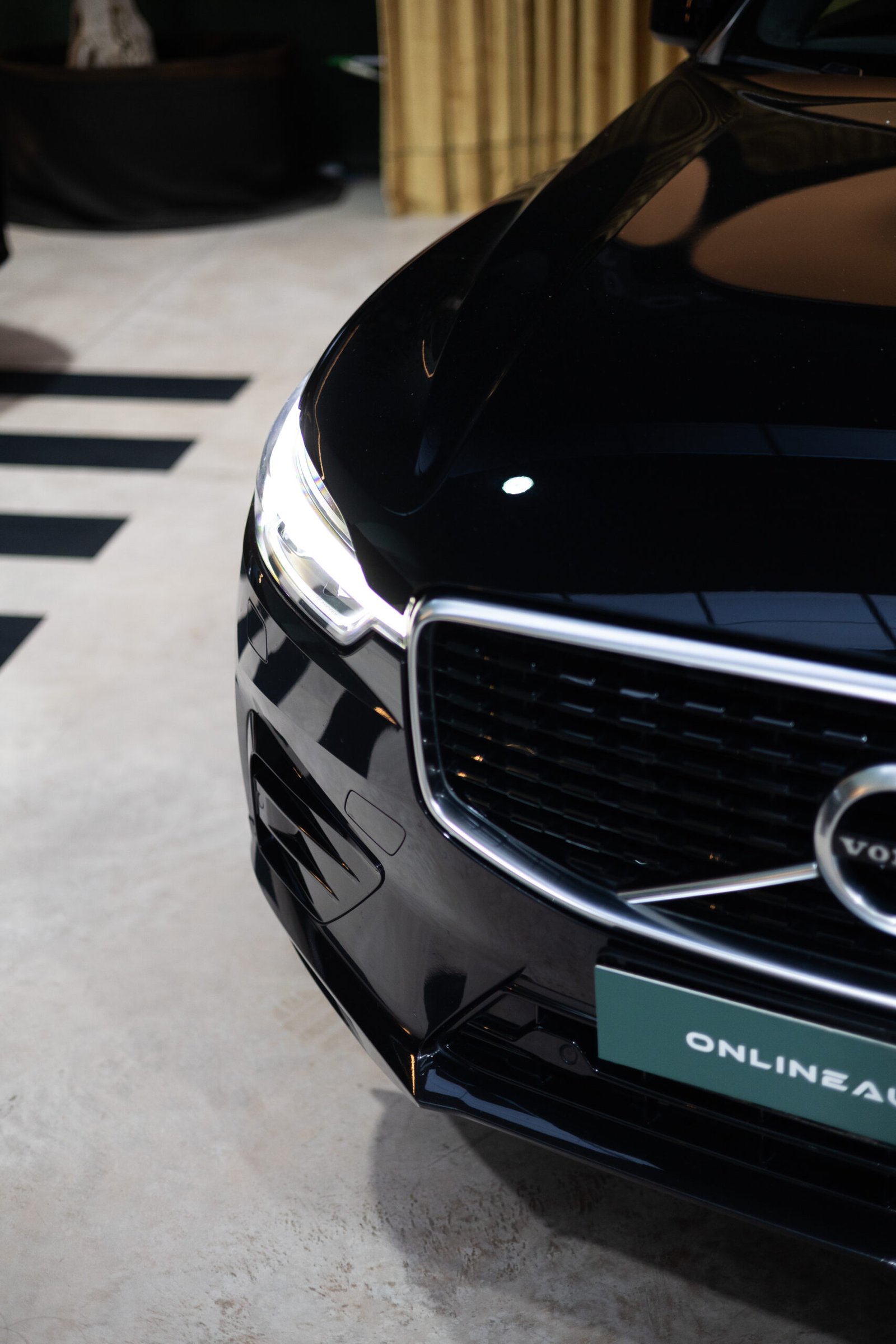 2019 VOLVO XC60 2.0 B4 D AWD RDesign Auto - Image 12