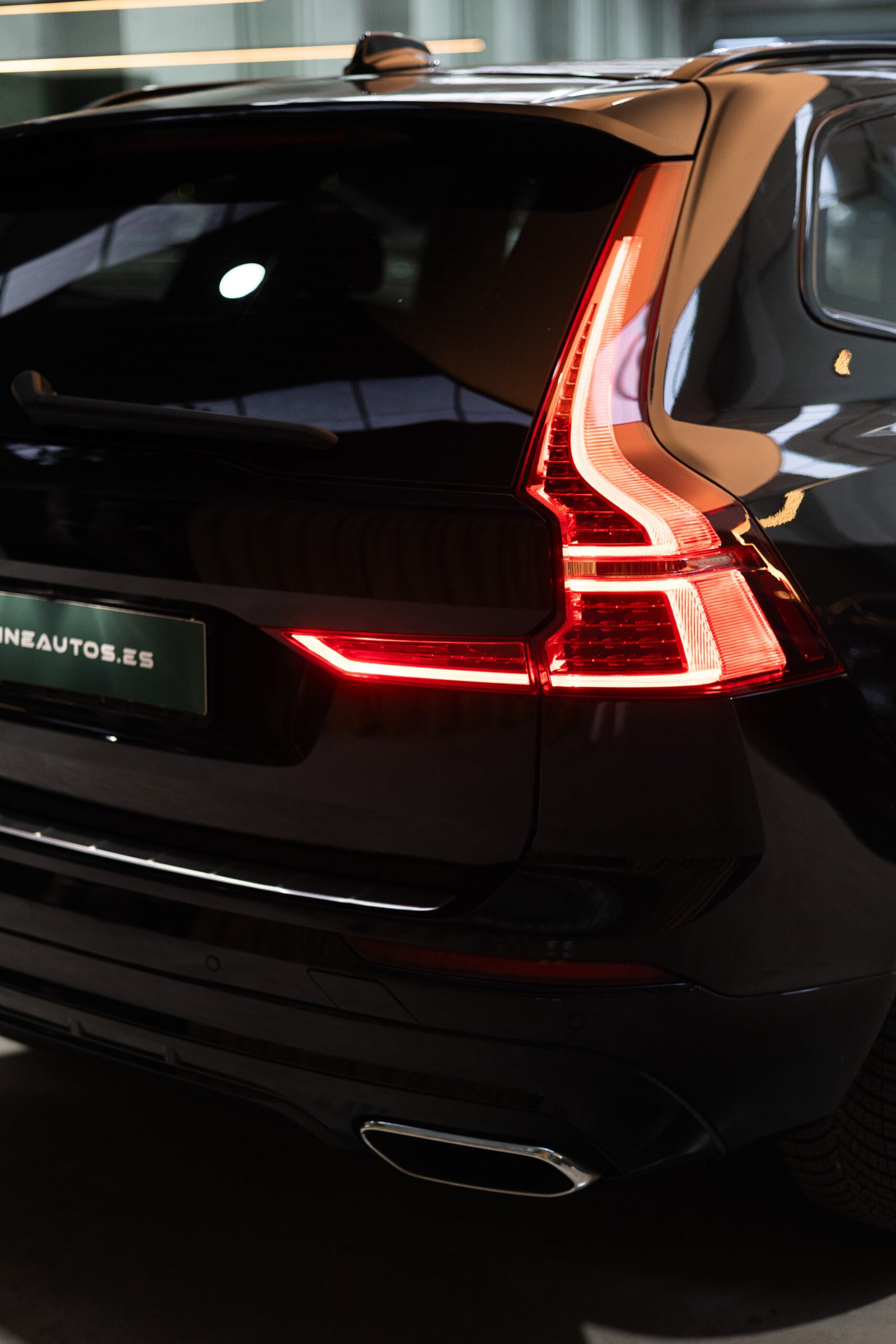 2019 VOLVO XC60 2.0 B4 D AWD RDesign Auto - Image 9