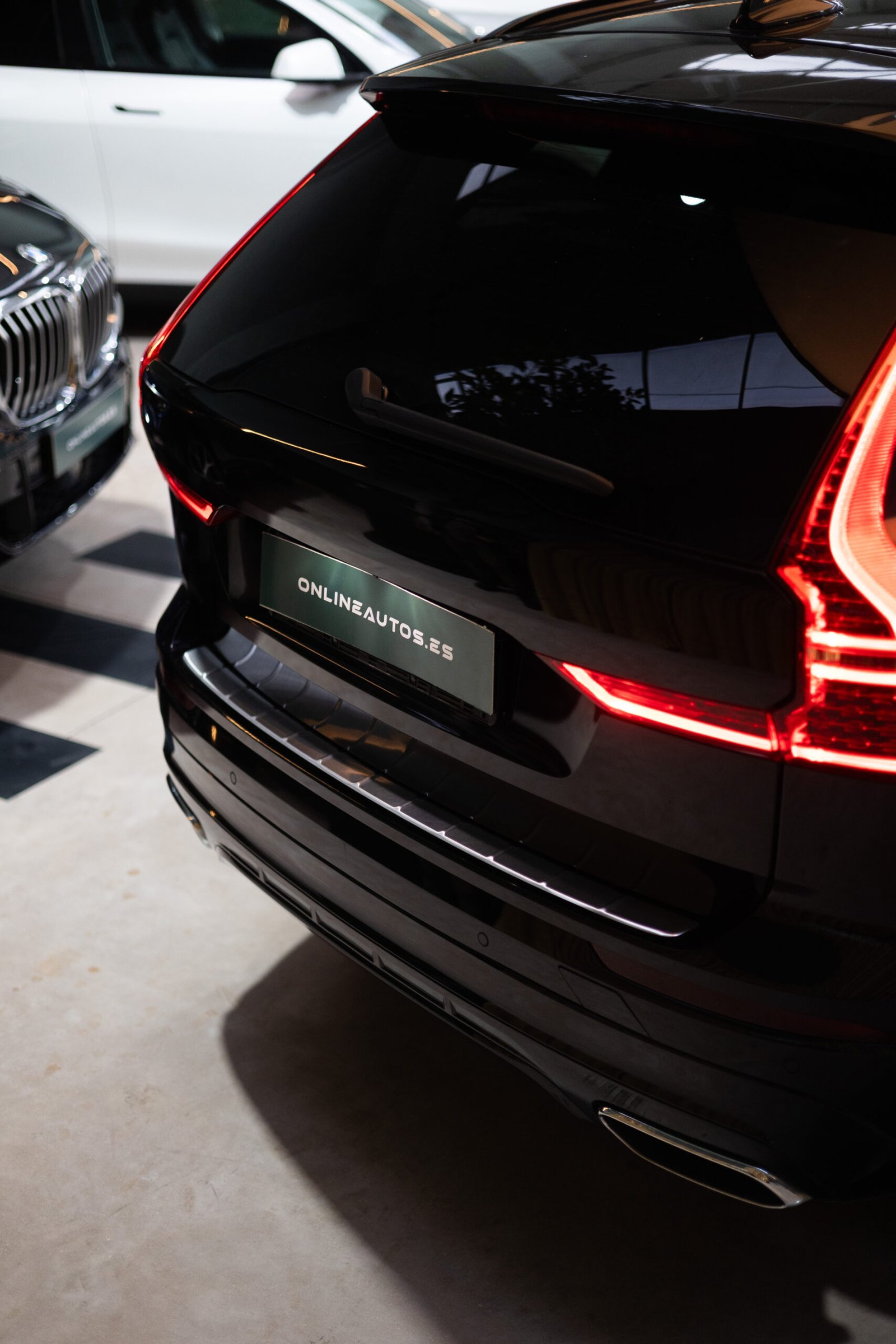 2019 VOLVO XC60 2.0 B4 D AWD RDesign Auto - Image 8