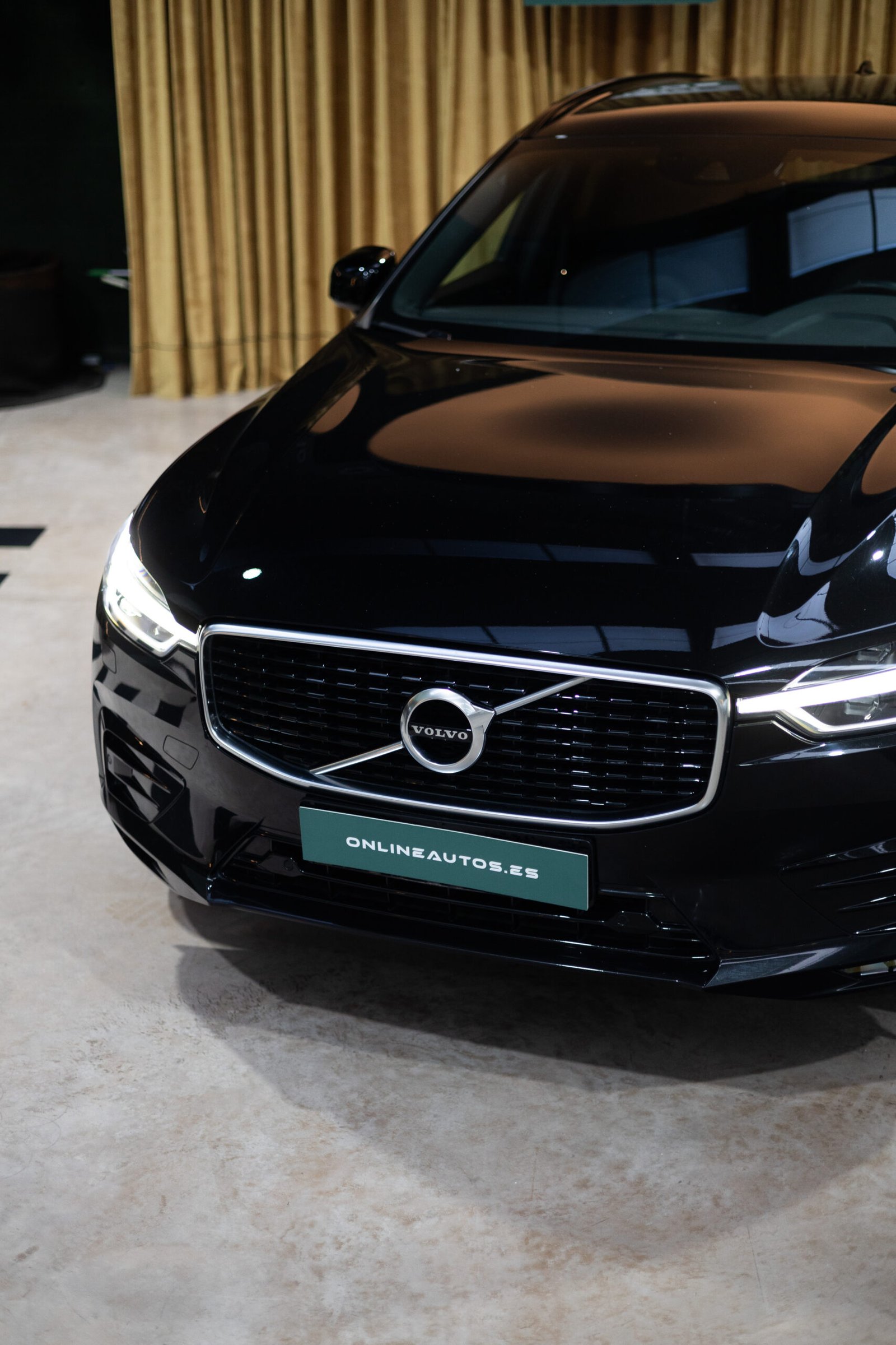 2019 VOLVO XC60 2.0 B4 D AWD RDesign Auto - Image 6