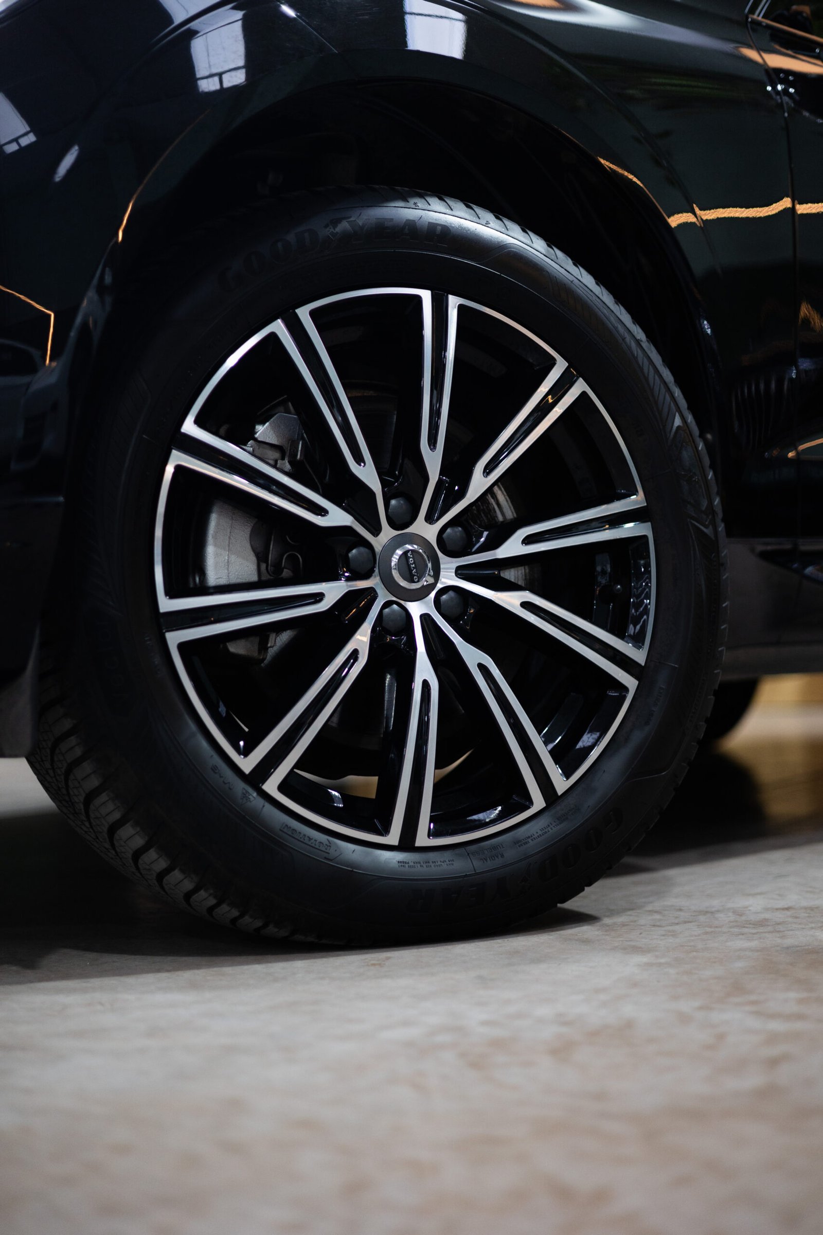 2019 VOLVO XC60 2.0 B4 D AWD RDesign Auto - Image 14